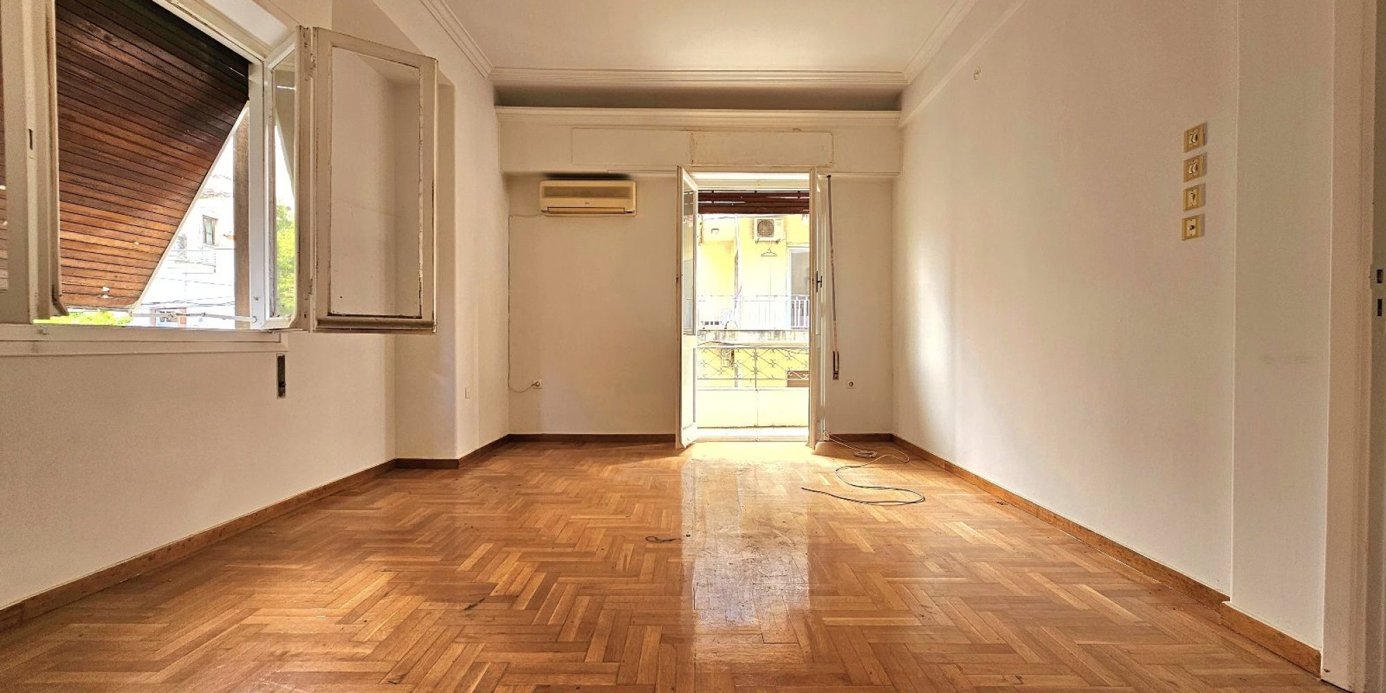 LIVING ROOM 2-BEFORE