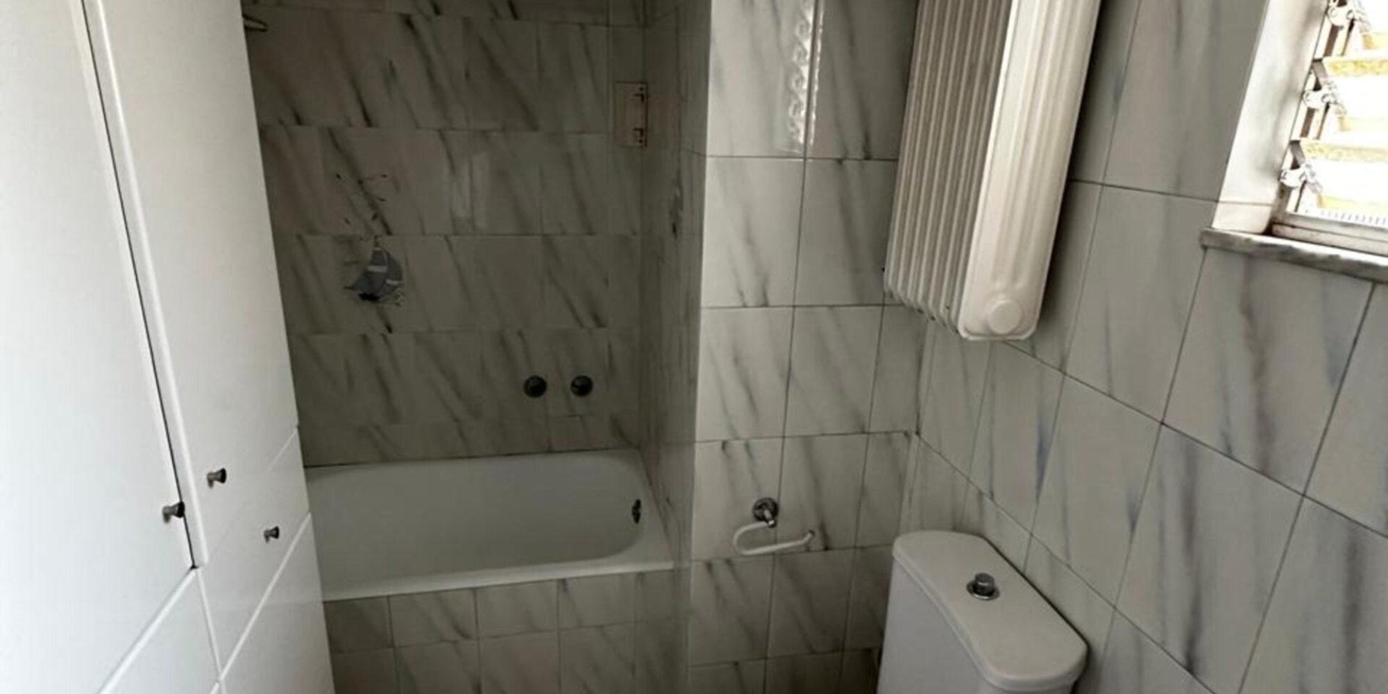 BATHROOM BEFORE 2