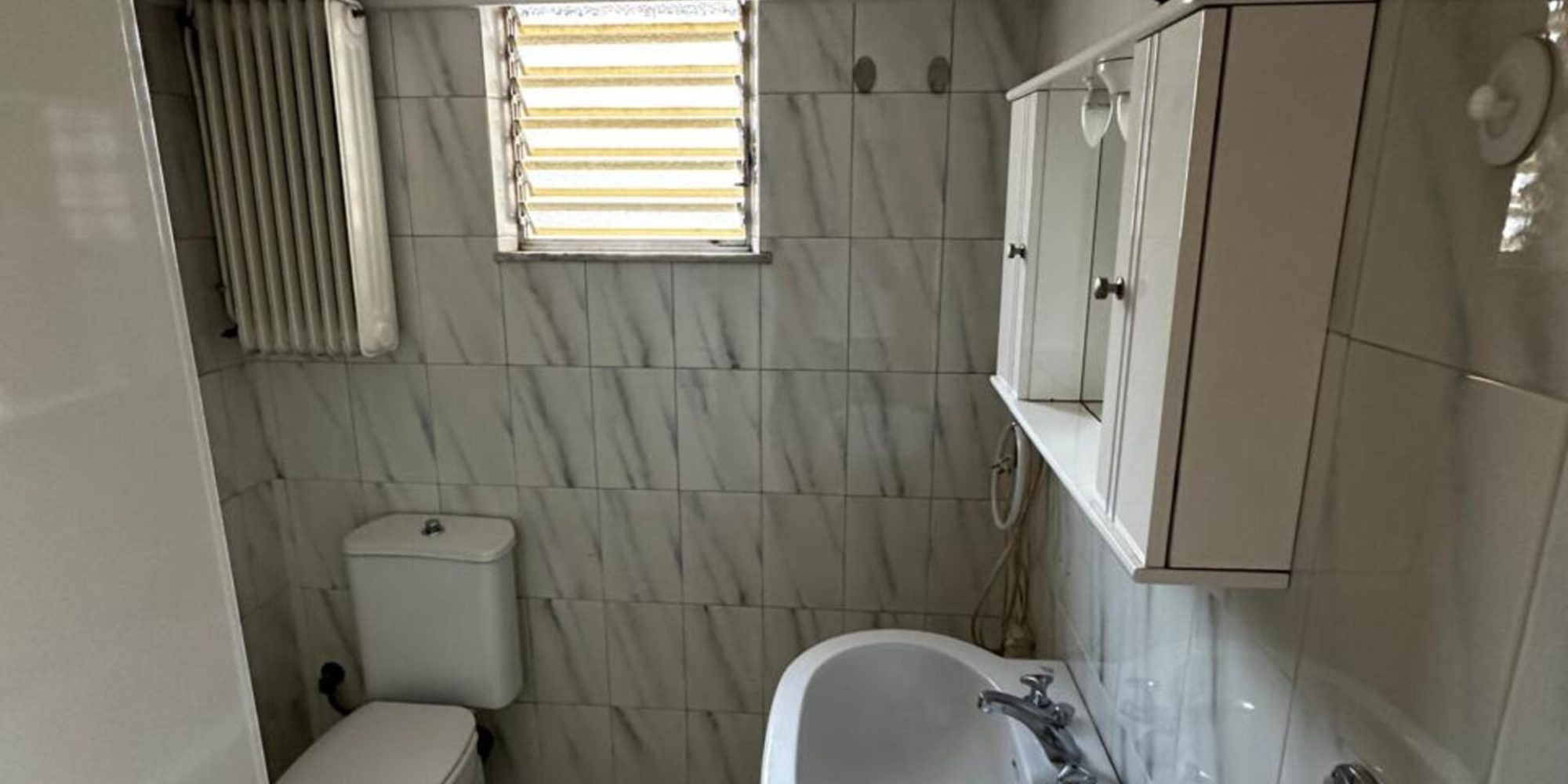 BATHROOM BEFORE