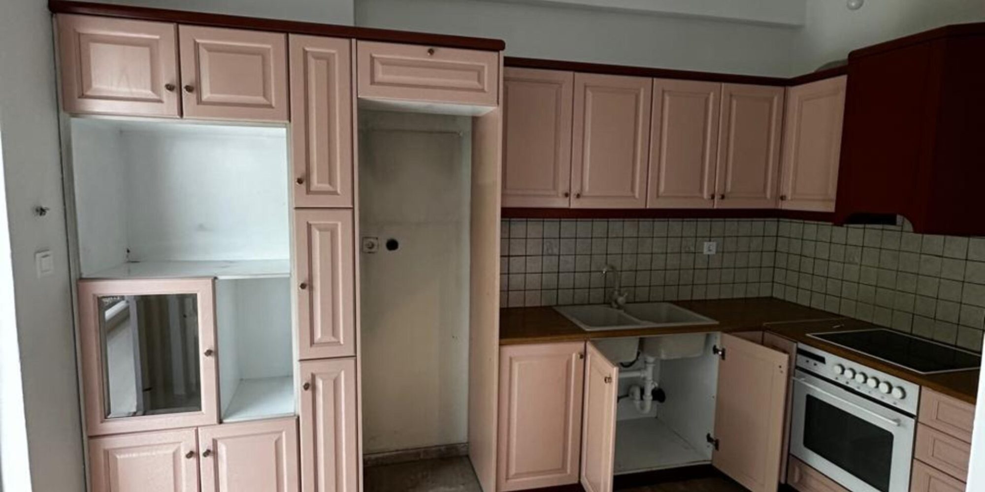 KITCHEN BEFORE